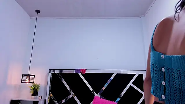 Snapshot of Annyrosee chatting on 03-08-25, 08:57 Annyrosee online show from 03-08-25, 08:57