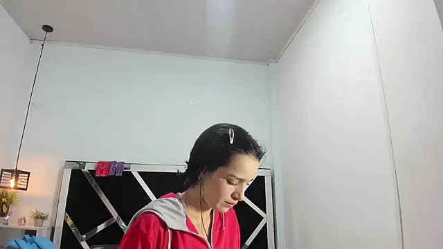 Snapshot of Annyrosee chatting on 03-20-25, 08:08 Annyrosee online show from 03-20-25, 08:08