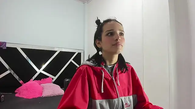 Snapshot of Annyrosee chatting on 03-21-25, 07:35 Annyrosee online show from 03-21-25, 07:35