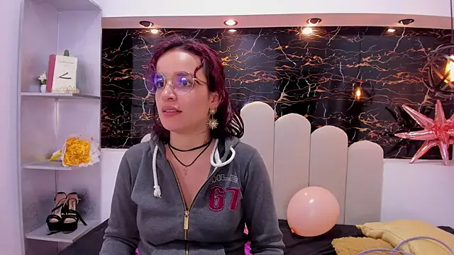 Snapshot of Annyrosee chatting on 11-23-25, 01:05 Annyrosee online show from 11-23-25, 01:05