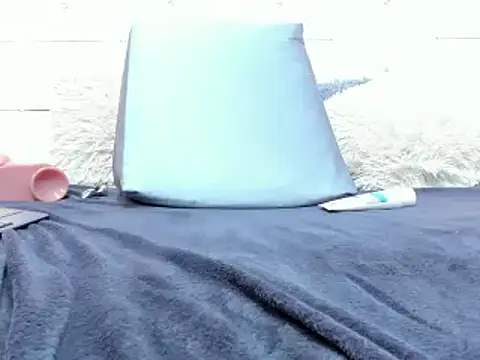 Snapshot of DayannaBronx chatting on 02-21-25, 01:22 DayannaBronx online show from 02-21-25, 01:22