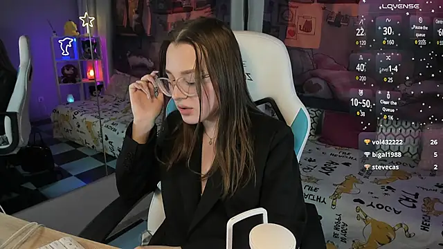 kaisajenner online show from 02-21-25, 08:49