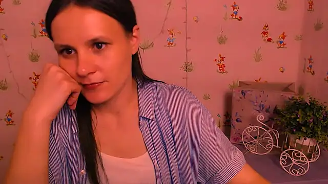 Snapshot of ValeriaHeart_ chatting on 02-06-25, 02:04 ValeriaHeart online show from 02-06-25, 02:04