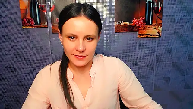 Snapshot of ValeriaHeart_ chatting on 02-19-25, 02:44 ValeriaHeart online show from 02-19-25, 02:44