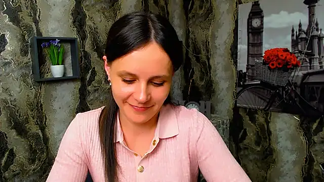 Snapshot of ValeriaHeart_ chatting on 03-03-25, 03:31 ValeriaHeart online show from 03-03-25, 03:31