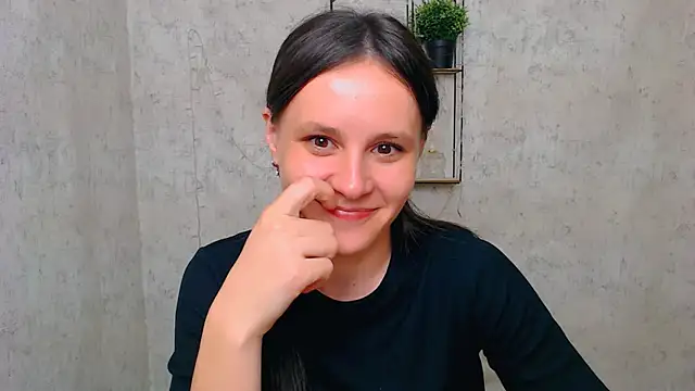 Snapshot of ValeriaHeart_ chatting on 03-10-25, 04:25 ValeriaHeart online show from 03-10-25, 04:25