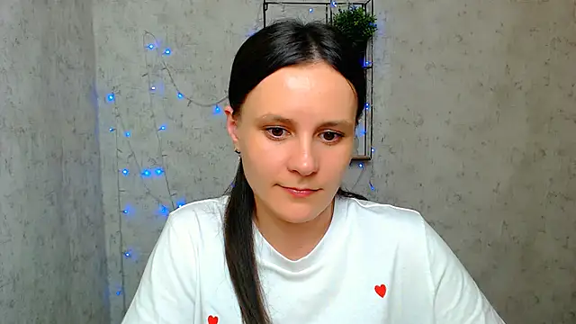 Snapshot of ValeriaHeart_ chatting on 03-13-25, 04:45 ValeriaHeart online show from 03-13-25, 04:45