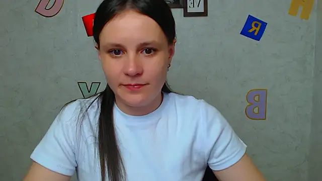 Snapshot of ValeriaHeart_ chatting on 03-17-25, 01:18 ValeriaHeart online show from 03-17-25, 01:18