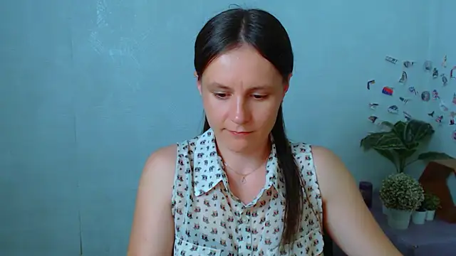 ValeriaHeart  online show from 05-31-26, 12:45