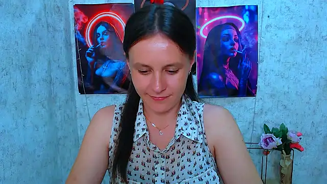 ValeriaHeart  online show from 06-03-26, 02:44