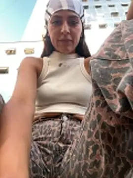 Sofiadelacruz online show from 05-06-26, 10:04