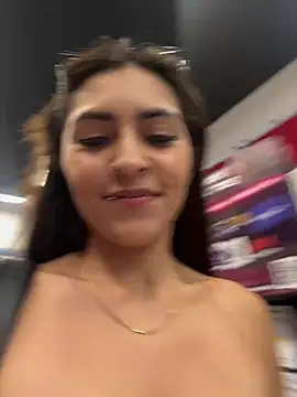 Sofiadelacruz online show from 05-12-26, 08:50