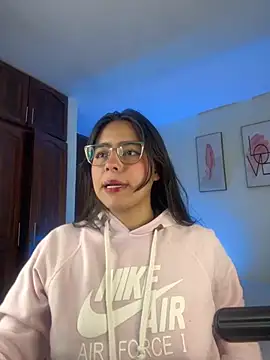 Snapshot of megan_cl chatting on 11-04-25, 04:33 megan cl online show from 11-04-25, 04:33