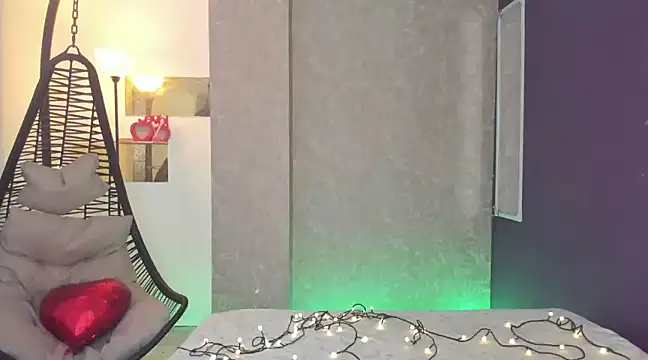 Snapshot of FelicitaSweet chatting on 02-12-25, 07:24 FelicitaSweet online show from 02-12-25, 07:24