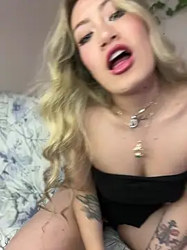 Lally Valencia   online show from 02-22-25, 01:22