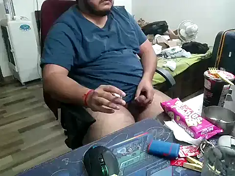 Snapshot of TheIndianTower chatting on 12-15-25, 05:06 TheIndianTower online show from 12-15-25, 05:06