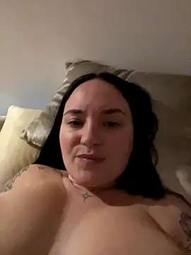 Snapshot of Orgasmille chatting on 12-17-25, 09:32 Orgasmille online show from 12-17-25, 09:32