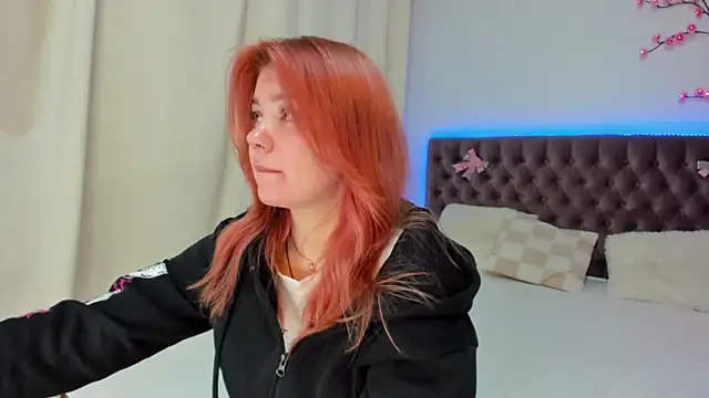 Ella Mayers online show from 10-17-25, 12:30
