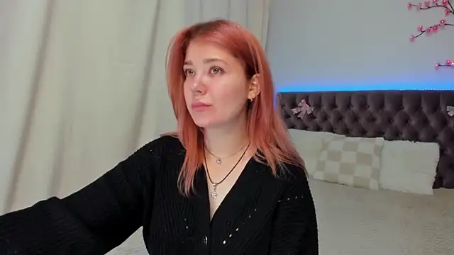Ella Mayers online show from 10-18-25, 12:28