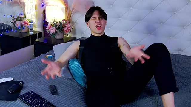 Snapshot of just_gay_ chatting on 03-10-25, 04:25 just gay online show from 03-10-25, 04:25