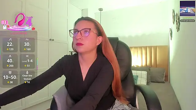 Snapshot of fer_angel_ chatting on 02-21-25, 01:33 fer angel online show from 02-21-25, 01:33