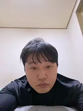 Snapshot of offwhite777 chatting on 02-04-25, 02:43 offwhite777 online show from 02-04-25, 02:43