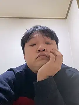 Snapshot of offwhite777 chatting on 02-15-25, 08:54 offwhite777 online show from 02-15-25, 08:54