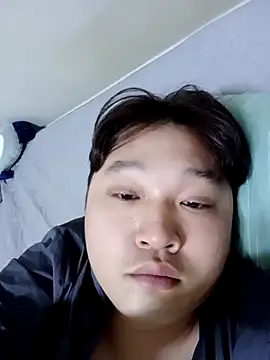 Snapshot of offwhite777 chatting on 03-01-25, 12:12 offwhite777 online show from 03-01-25, 12:12