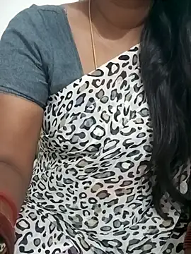 Snapshot of Tamil_Meera12 chatting on 02-13-25, 05:11 Tamil Meera12 online show from 02-13-25, 05:11