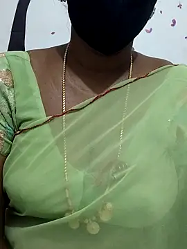 Snapshot of Tamil_Meera12 chatting on 09-11-25, 06:35 Tamil Meera12 online show from 09-11-25, 06:35