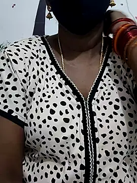 Snapshot of Tamil_Meera12 chatting on 10-08-25, 11:30 Tamil Meera12 online show from 10-08-25, 11:30