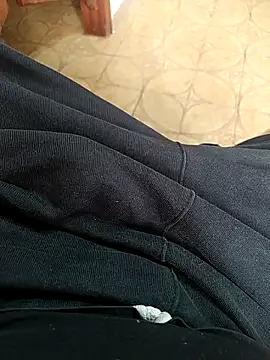 Snapshot of NAvoglia chatting on 11-17-25, 01:06 NAvoglia online show from 11-17-25, 01:06