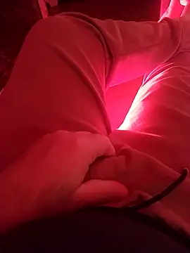 Snapshot of NAvoglia chatting on 11-22-25, 01:10 NAvoglia online show from 11-22-25, 01:10