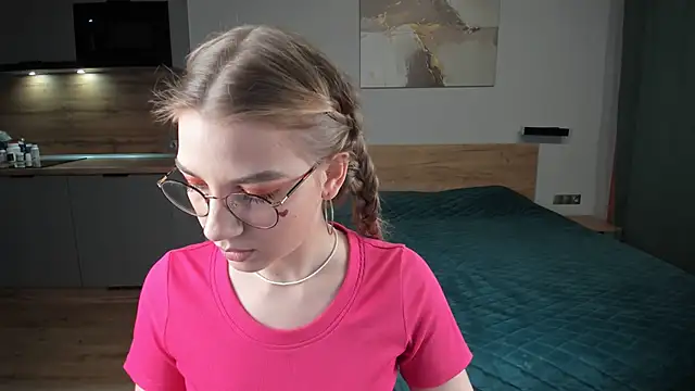 Snapshot of Enjoy_everymoment_ chatting on 02-14-25, 07:44 Enjoy everymoment online show from 02-14-25, 07:44