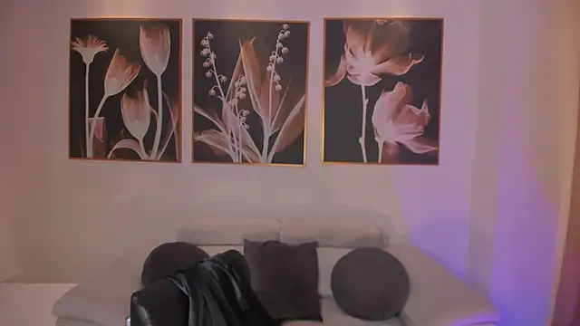 BeccaBaxter online show from 11-22-25, 12:04