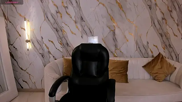 BeccaBaxter online show from 12-05-25, 12:14