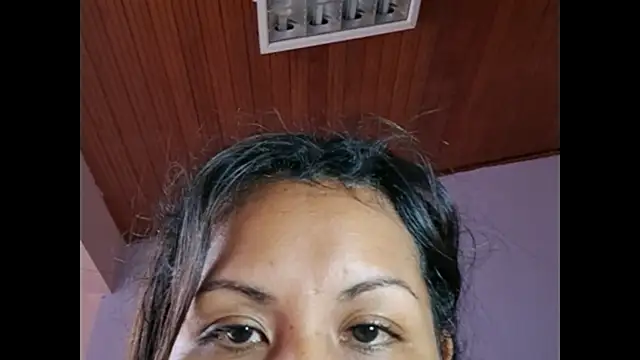 Snapshot of kyliebigboobs chatting on 11-11-25, 03:01 kyliebigboobs online show from 11-11-25, 03:01