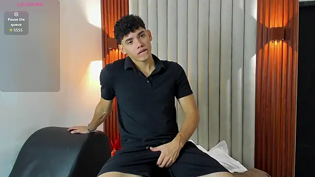 Snapshot of Justin_mack chatting on 10-22-25, 11:32 Justin mack online show from 10-22-25, 11:32