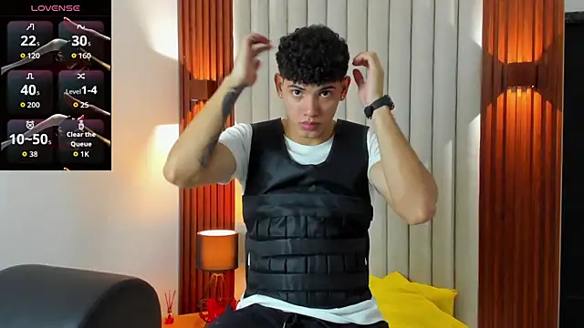 Snapshot of Justin_mack chatting on 10-30-25, 07:25 Justin mack online show from 10-30-25, 07:25