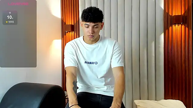 Snapshot of Justin_mack chatting on 11-11-25, 11:54 Justin mack online show from 11-11-25, 11:54