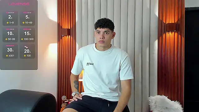 Snapshot of Justin_mack chatting on 12-04-25, 07:22 Justin mack online show from 12-04-25, 07:22