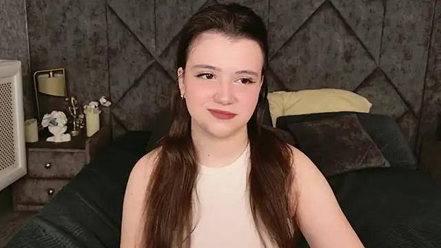 Snapshot of Pauline_Heaven chatting on 11-26-25, 05:41 Pauline Heaven online show from 11-26-25, 05:41