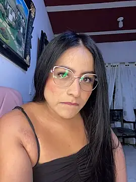 Snapshot of lamaravilla_08 chatting on 03-06-25, 04:41 lamaravilla 08 online show from 03-06-25, 04:41