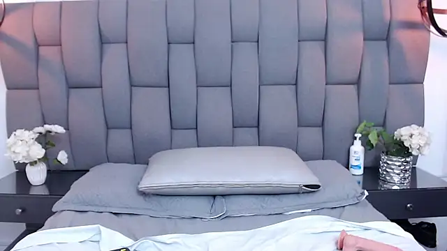 Sofiavillegaz online show from 02-06-25, 02:48