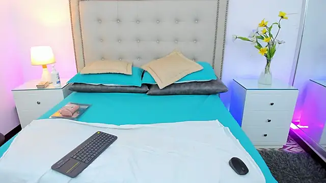 Sofiavillegaz online show from 03-18-25, 07:31