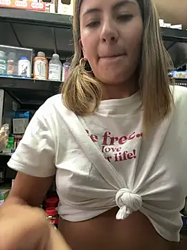 Andrea18 blonde online show from 04-21-26, 03:28