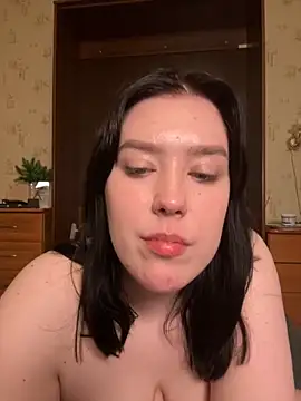 Snapshot of Viesicaa chatting on 09-18-25, 04:47 Viesicaa online show from 09-18-25, 04:47