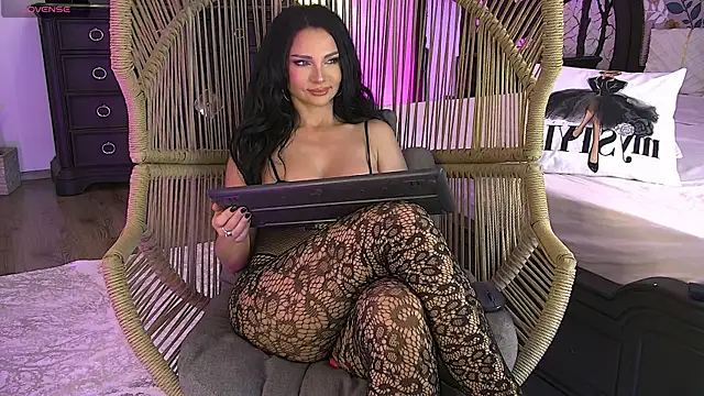 Amber Luna online show from 03-13-25, 12:35