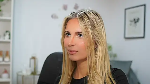 Snapshot of catecrago_ chatting on 03-19-25, 12:01 catecrago online show from 03-19-25, 12:01