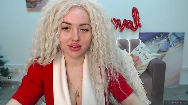 Snapshot of MissisCaty chatting on 02-05-25, 07:42 MissisCaty online show from 02-05-25, 07:42